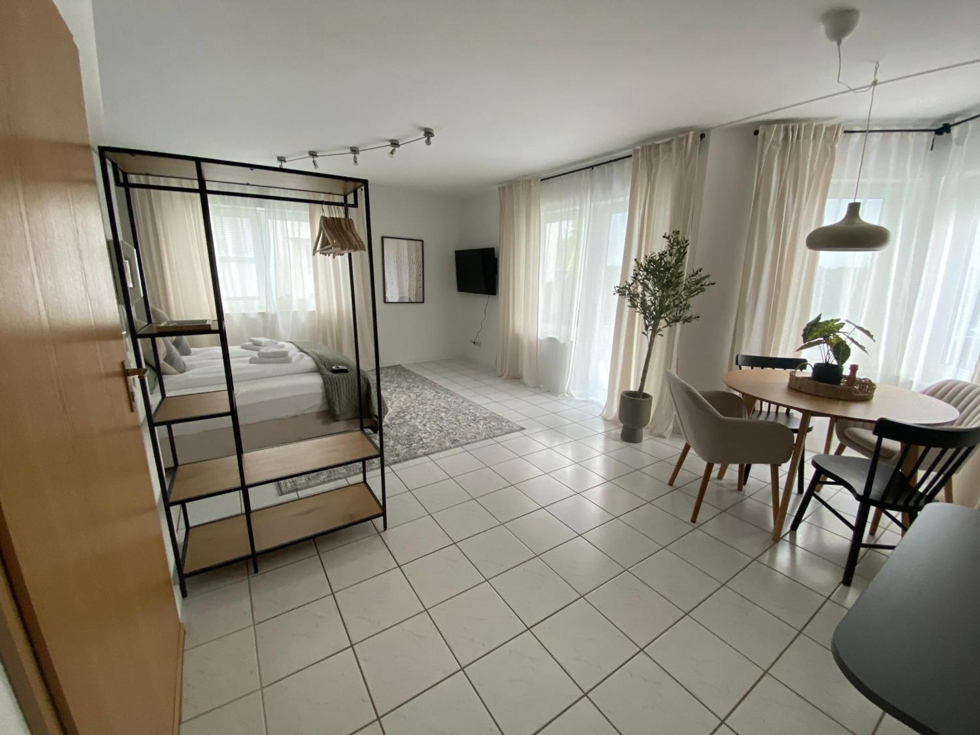 Moderne Wohnung Mit Terrasse & Parkplatz; Naehe Bwzk & Amazon Coblenza Exterior foto
