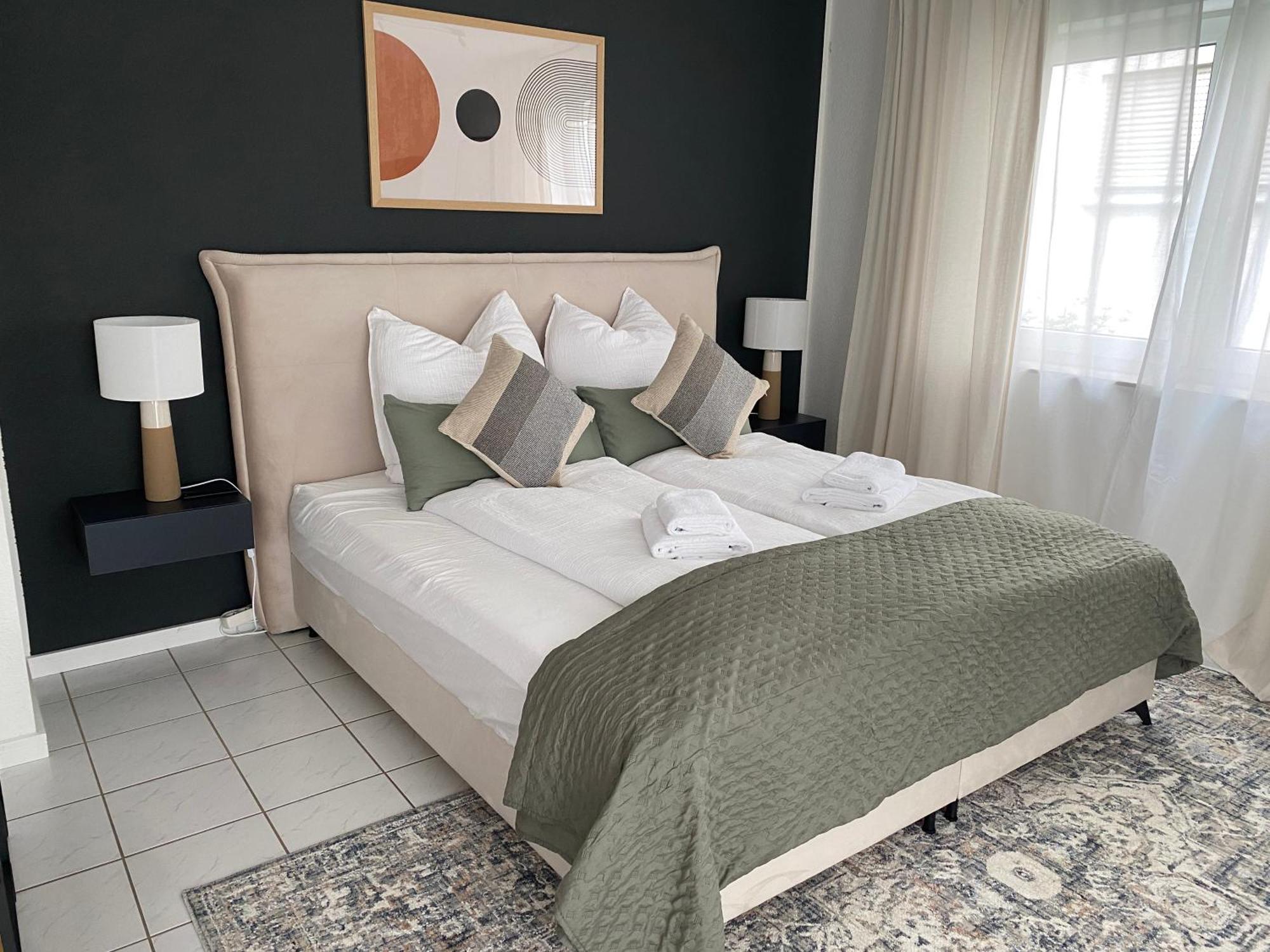 Moderne Wohnung Mit Terrasse & Parkplatz; Naehe Bwzk & Amazon Coblenza Exterior foto